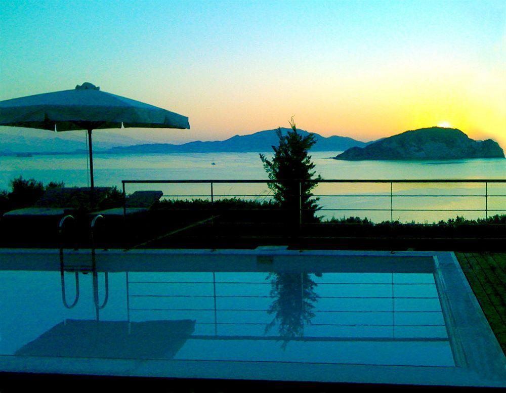 Marathiás Exensian Villas & Suites מראה חיצוני תמונה