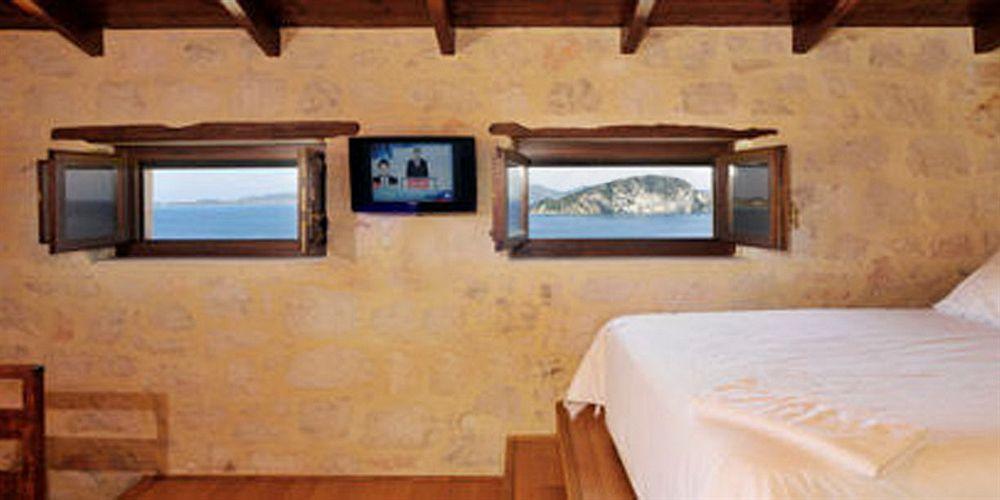 Marathiás Exensian Villas & Suites מראה חיצוני תמונה