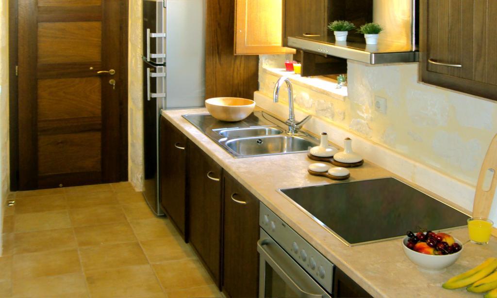 Marathiás Exensian Villas & Suites מראה חיצוני תמונה