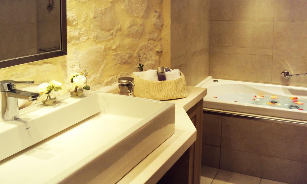 Marathiás Exensian Villas & Suites מראה חיצוני תמונה