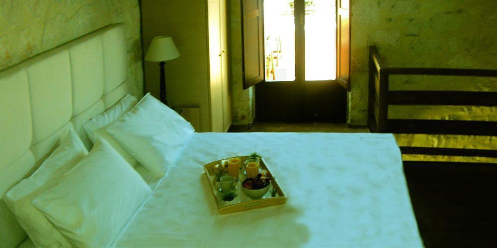 Marathiás Exensian Villas & Suites מראה חיצוני תמונה