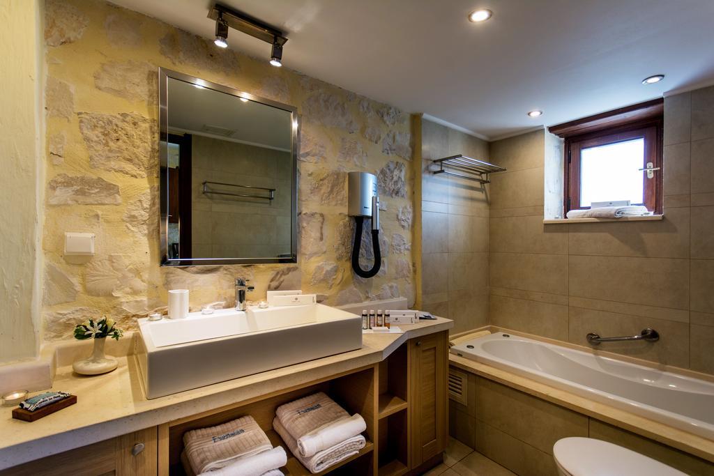 Marathiás Exensian Villas & Suites מראה חיצוני תמונה