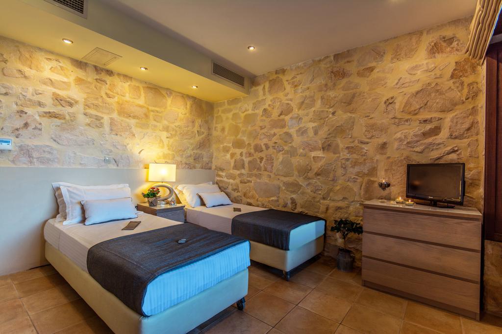 Marathiás Exensian Villas & Suites מראה חיצוני תמונה