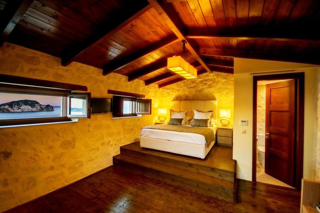 Marathiás Exensian Villas & Suites מראה חיצוני תמונה