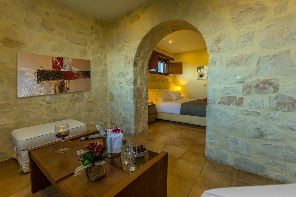 Marathiás Exensian Villas & Suites מראה חיצוני תמונה