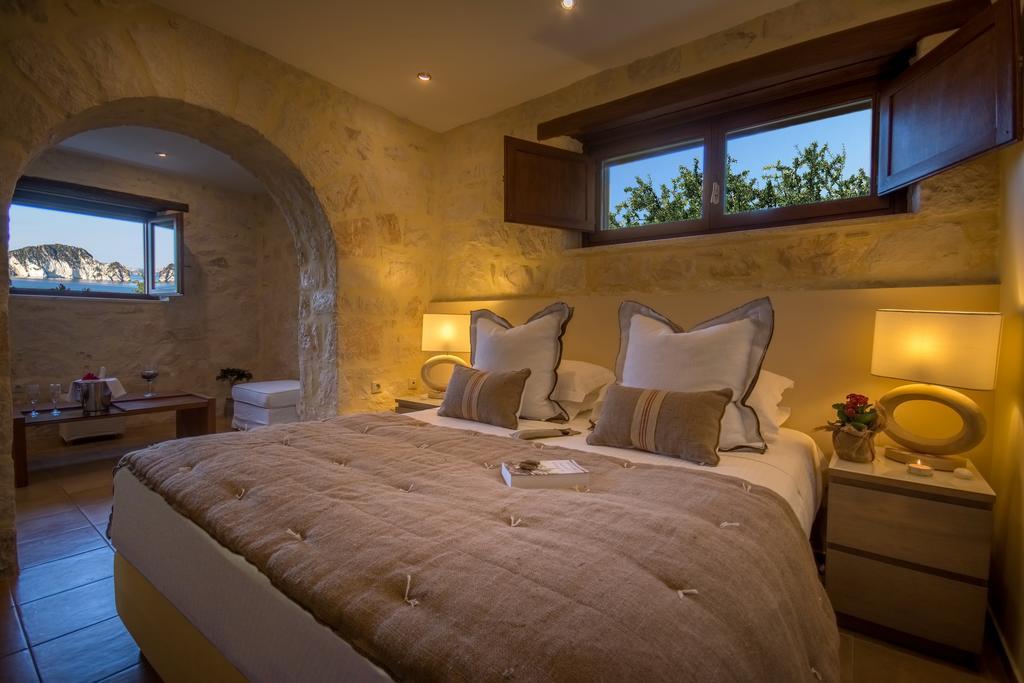 Marathiás Exensian Villas & Suites מראה חיצוני תמונה