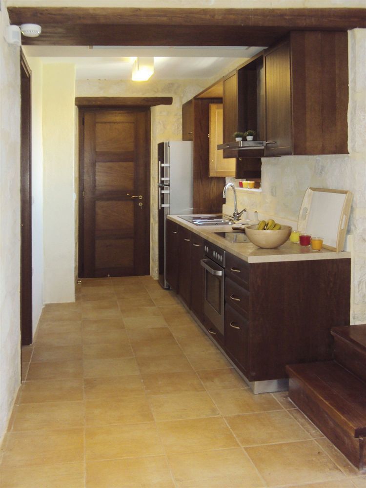Marathiás Exensian Villas & Suites מראה חיצוני תמונה