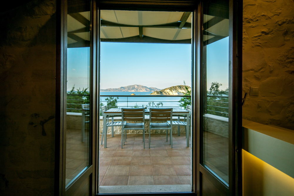 Marathiás Exensian Villas & Suites מראה חיצוני תמונה